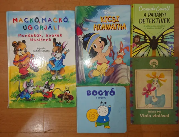 5 kedves gyerekkönyv a legkisebbeknek: A parányi detektívek, Bogyó, acsigafiú, Viola Violával, KIcsi Hiawatha, Mackó, mackó, ugorjál! Ajánlat
