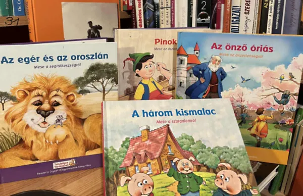 Vásárlói kedvenc 4 db-os Tanulságos Történetek könyvcsomag: A három kismalac,Az egér és az oroszlán,Az önző óriás,Pinokkió