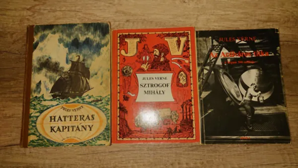 3 könyv Jules Verne-től: Sztrogof Mihály, Az acélváros titka, Hatteras kapitány Expressz szállítás