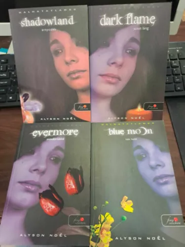 Halhatatlanok sorozat 1-4.: Dark flame-Sötét láng, Shadowland-Árnyvidék, Blue moon-Kék hold, Evermore-mindörökké Szuper akció