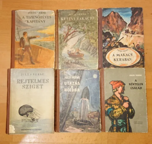 Nézd meg most 6 db Jules Verne regény: A tizenöt éves kapitány, Kétévi vakáció, A makacs Keraban, Rejtelmes sziget, Utazás a Holdba, A névtelen család
