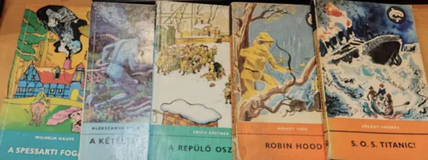 5 db Delfin könyv: A kétéltű ember + A repülő osztály + A Spessarti fogadó + Robin Hood + S. O. S. Titanic! Kihagyhatatlan ajánlat