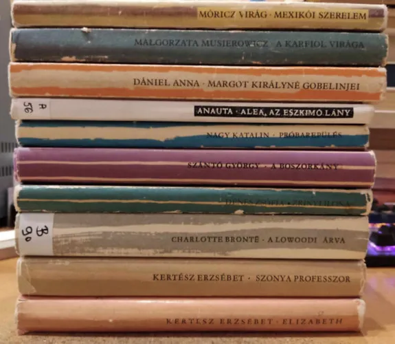 Azonnal elérhető 10 db csíkos lányregény: Elizabeth; Szonya professzor; A lowoodi árva; Zrínyi Ilona; A boszorkány; Próbarepülés; Alea, az eszkimó lány; Margot királyné gobelinjei; A karfiol virága; Mexikói szerelem