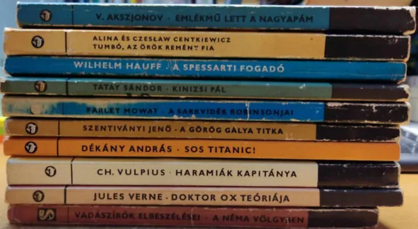 10 Delfin könyv (címek a termékleírásban, saját fotó) Kihagyhatatlan ajánlat